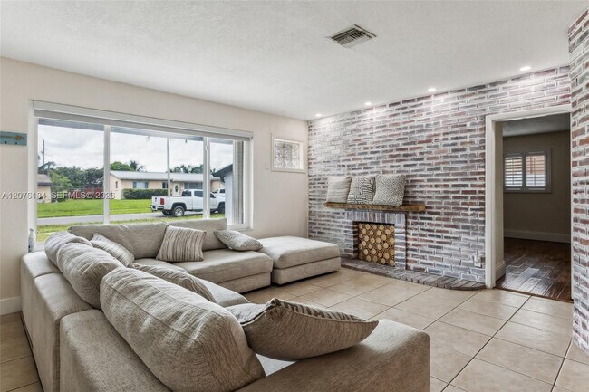 Foto del edificio - 6931 SW 2nd St