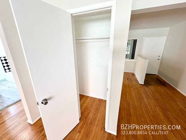 Building Photo - Charming 1Bedroom 1Bathroom In Prime West ...