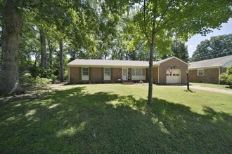Building Photo - 228 Shadywood Dr