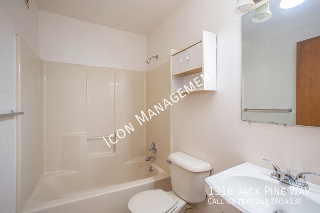 Building Photo - 1316 Jack Pine Way