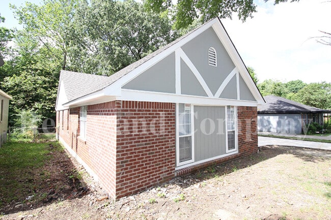 Building Photo - 3039 Morningview Dr