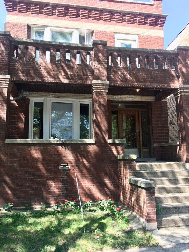 Foto del edificio - 4242 N Damen Ave