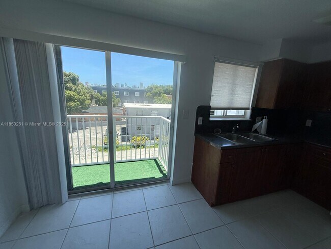 Foto del edificio - 1453 SW 3rd St