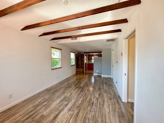 Foto del edificio - Ventura | 2 Bedroom + 1 Bathroom +  A Beau...