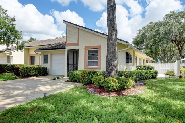 Foto del edificio - 8693 Flamingo Dr