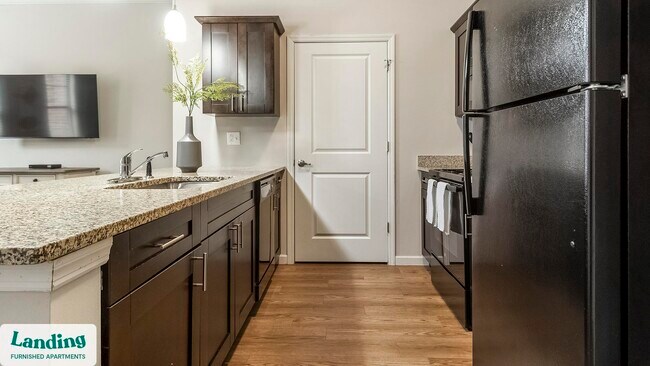 Foto del edificio - 4050 W Pine Blvd