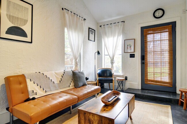 Foto del edificio - 1707 Thomas Pl
