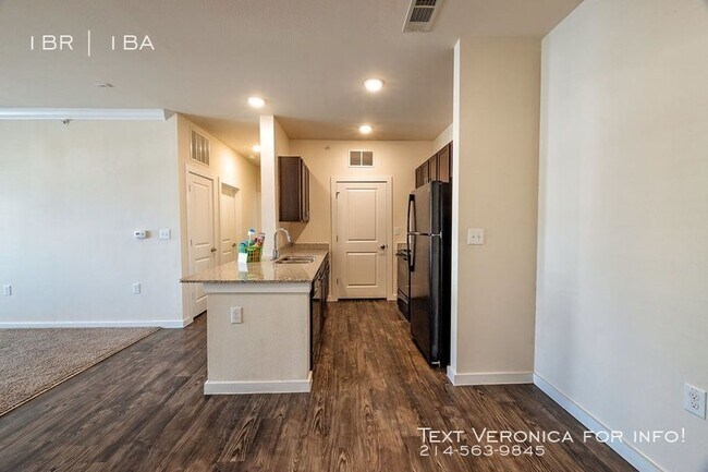 Building Photo - Amberwood Apartments