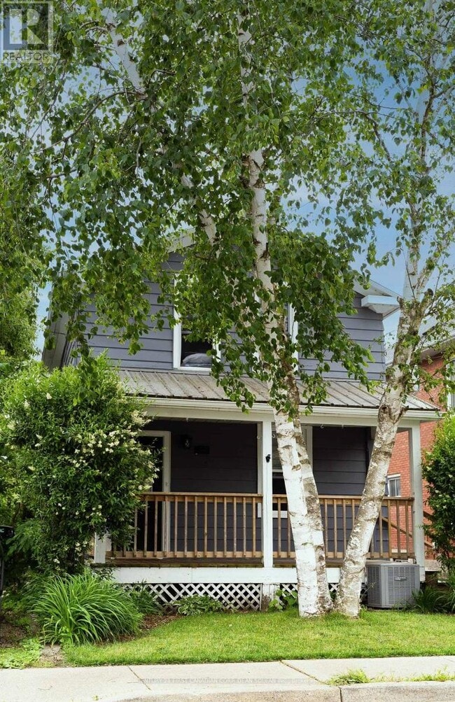 Building Photo - 326 Smith St