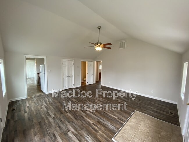 Building Photo - 5472 Riverview Dr