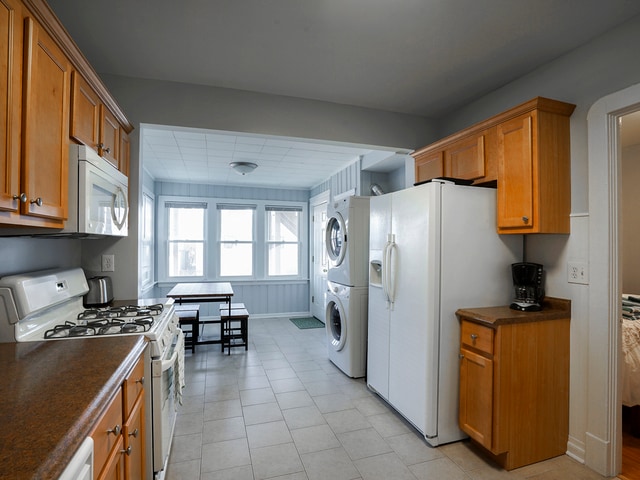 Building Photo - 4143 N Kenneth Ave