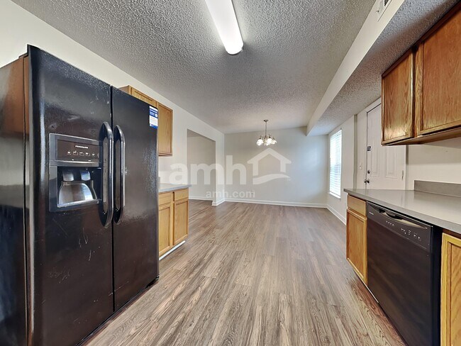 Foto del edificio - 1219 Alston Hill Dr