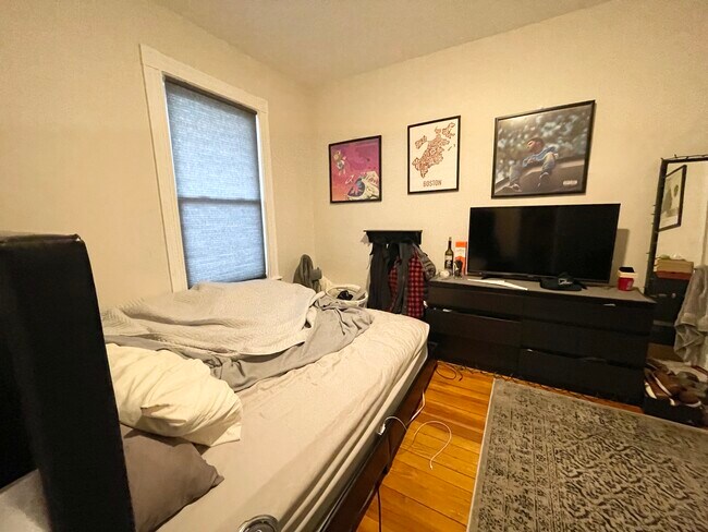 Foto del edificio - 694 Columbia Rd