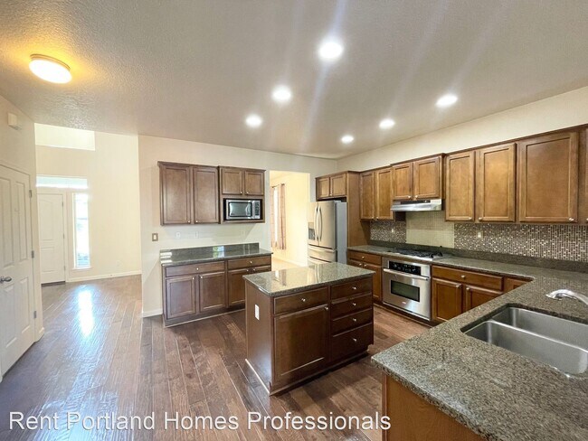Building Photo - 4 br, 2.5 bath House - 5945 SE Davis Road