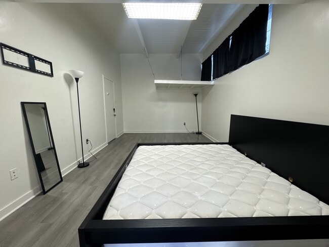 Foto del edificio - 547 Gayley Ave