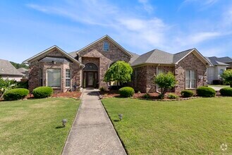 Building Photo - 37 Cypress Creek Dr