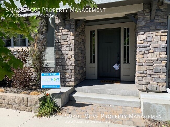 Foto del edificio - 3240 E Thoroughbred Ln