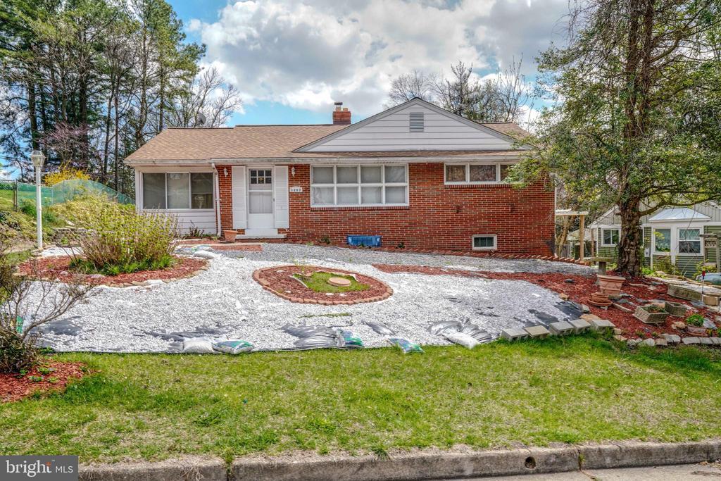Primary Photo - 1207 St Andrews Way
