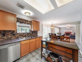 Building Photo - 25719 Bearborough Dr