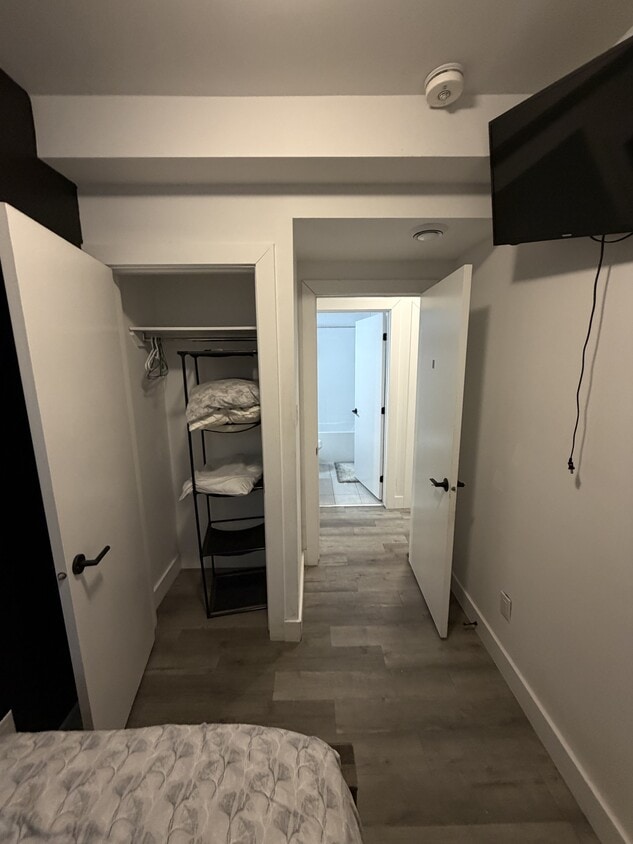 Building Photo - 227 Ave Blackburn