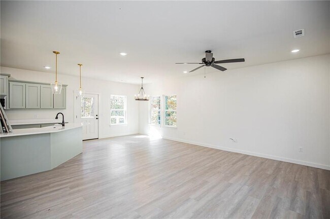 Building Photo - 3 Runnymede Cir