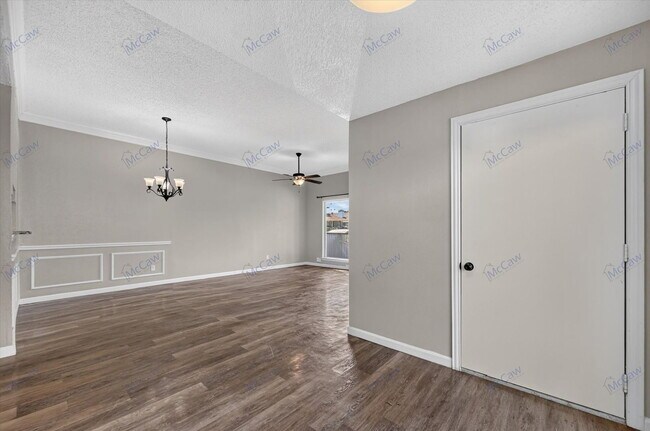 Foto del edificio - 708 Baruna Cir