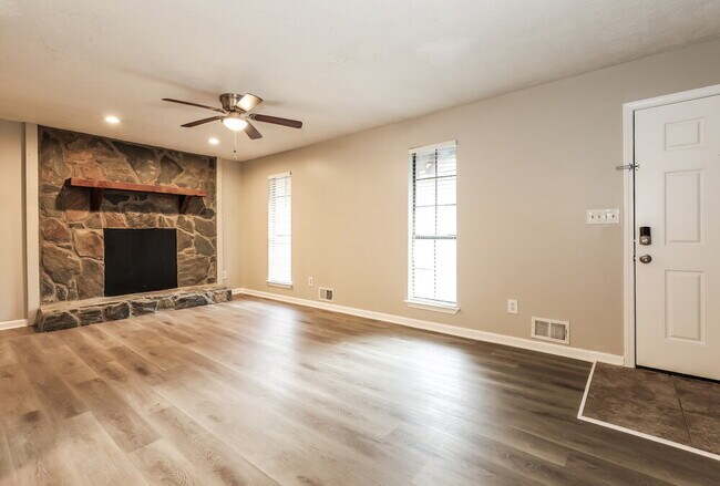 Building Photo - 9109 Raven Dr