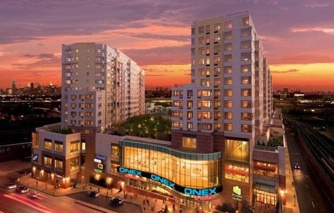 Foto principal - 4026 College Point Blvd
