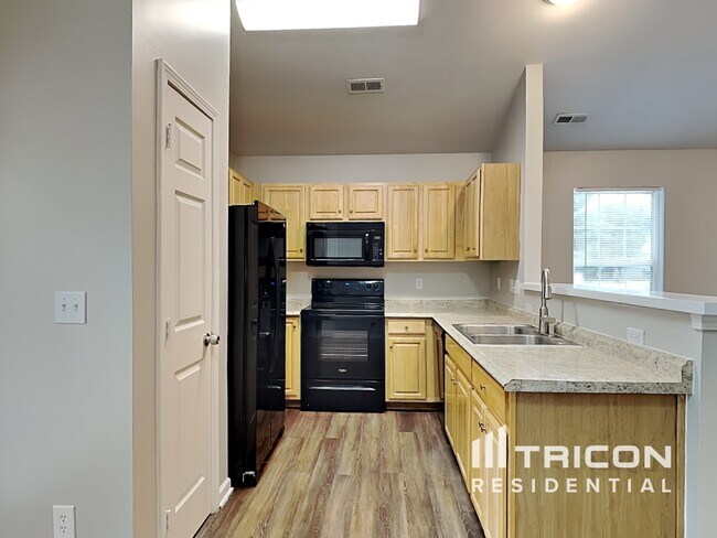 Foto del edificio - 842 Lakehill Road Charlotte NC