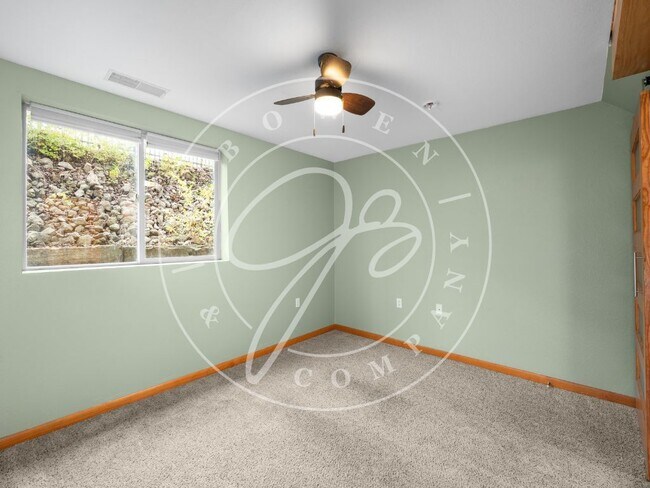 Foto del edificio - "Elegant and Spacious 3-Bedroom home on 4 levels in the heart of Downtown Toledo with amazing vie...