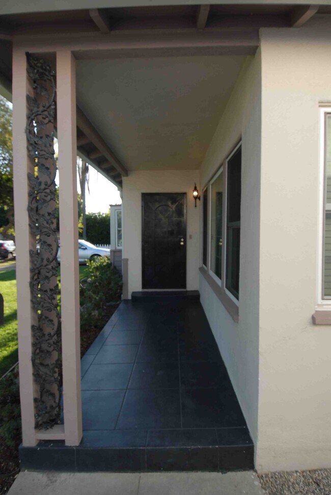 Entry - 11293 Brookhaven Ave
