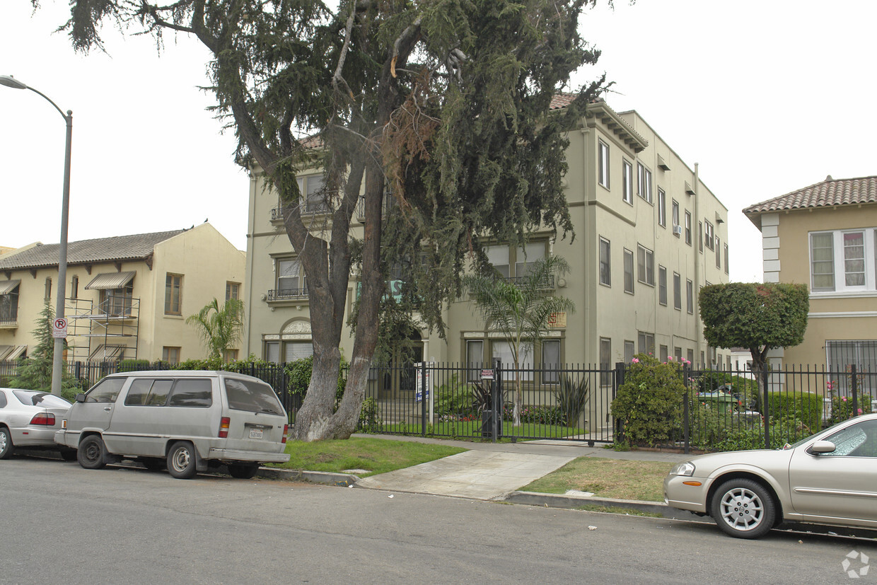 Building Photo - Alexandria Manor