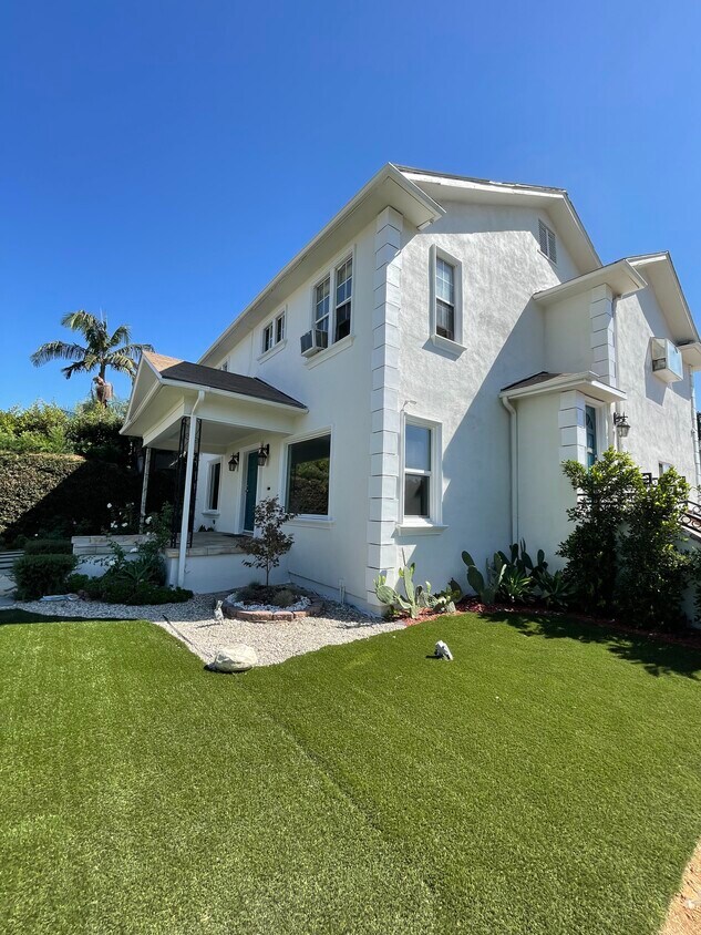 Foto principal - 1302 N Formosa Ave