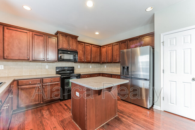 Building Photo - 6516 Hermsley Rd