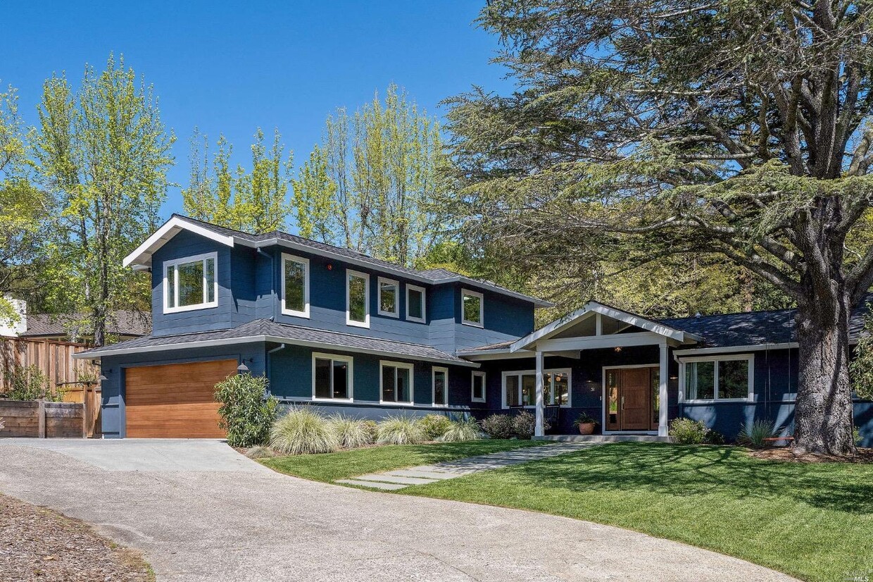 Primary Photo - 31 Crane Dr