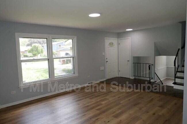 Foto del edificio - 22750 Valley Dr