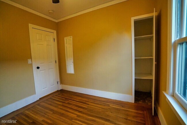 Building Photo - 3 br, 1 bath House - 8409 Iris St 1