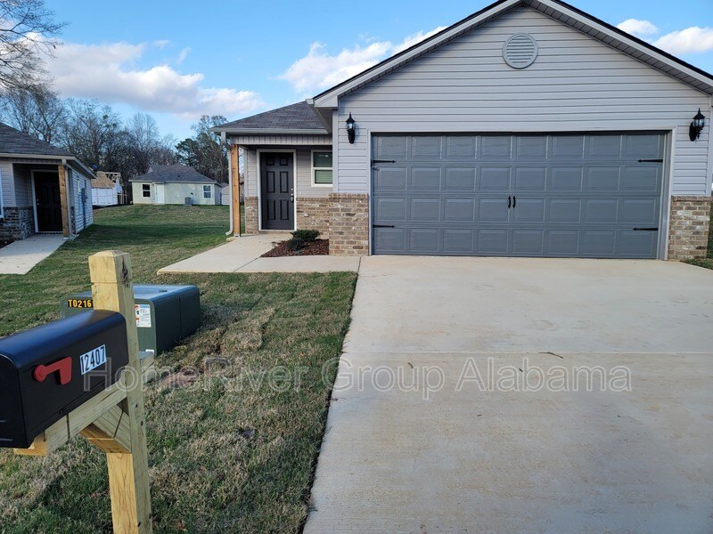 Foto principal - 12407 Waterbury Dr