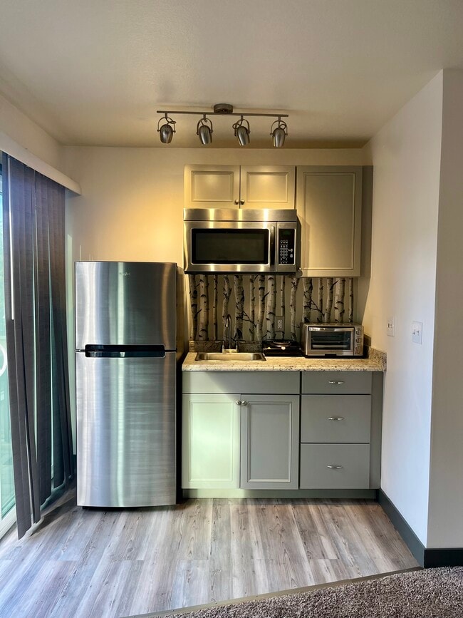 Foto del edificio - 1421 NE 8th St