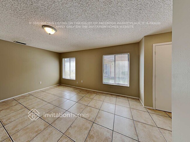Foto del edificio - 1448 Marigold Dr