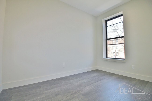 Foto del edificio - 446 GATES AVENUE #2AR
