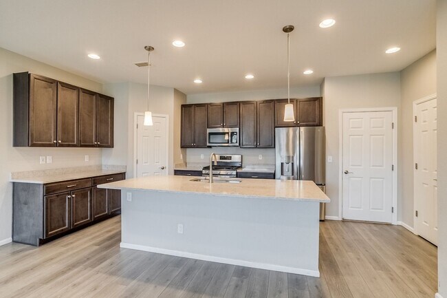 Foto del edificio - Spacious 4BR Townhome in Denver