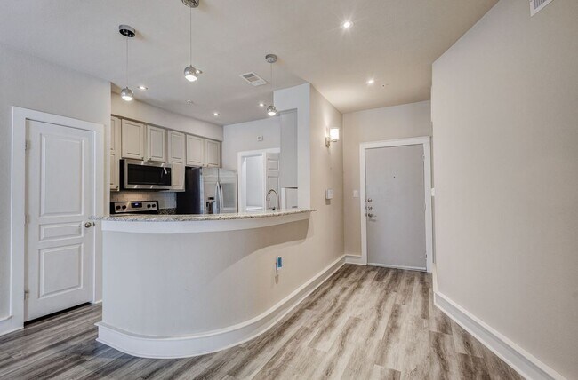 Building Photo - 3320 Camp Bowie Blvd