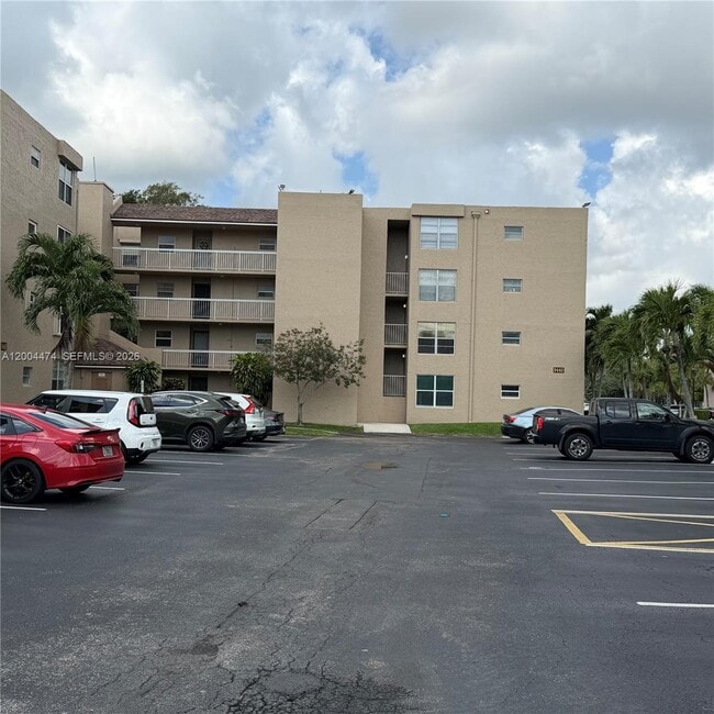 Building Photo - 9440 Tangerine Pl