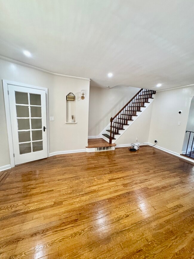 Building Photo - 4218 Bruner Ave