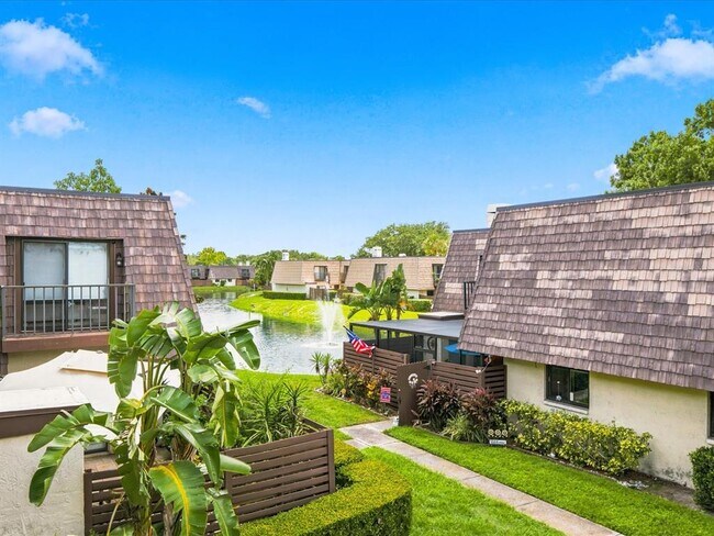 Foto del edificio - 15446 E Pond Woods Dr