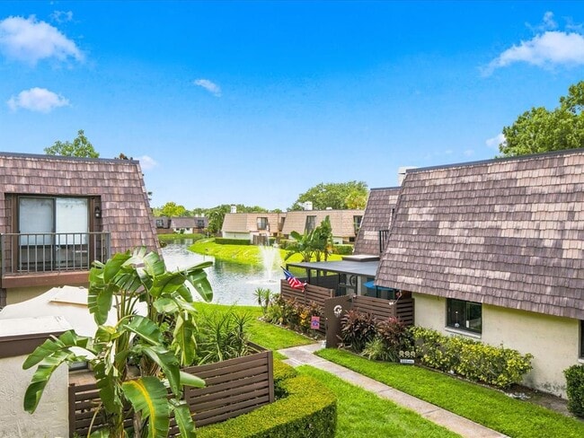 Building Photo - 15446 E Pond Woods Dr