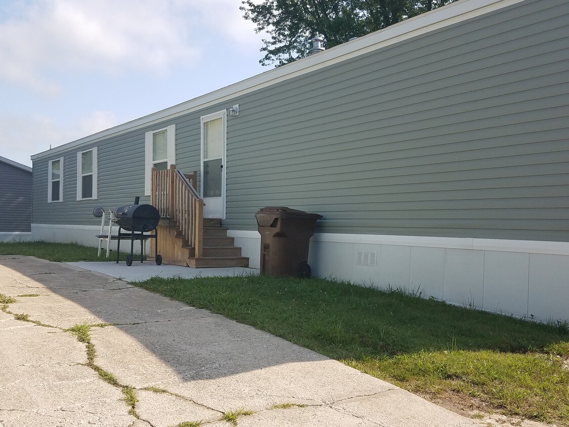 2088 E Empire Ave, Benton Harbor, MI 49022 House Rental in Benton