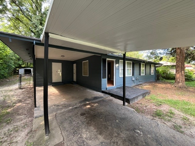 Building Photo - 2468 Vivian Dr
