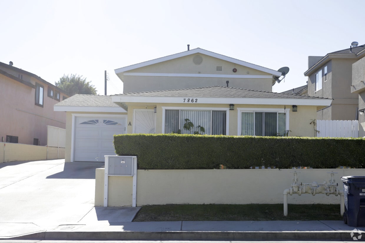 Building Photo - 7862 Newman Ave